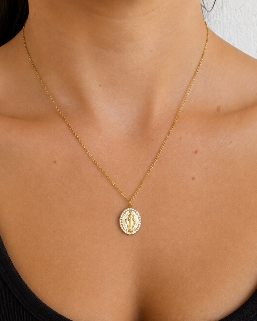Divina Medal Necklace | Κολιέ από Ανοξείδωτο Ατσάλι | Lunelle